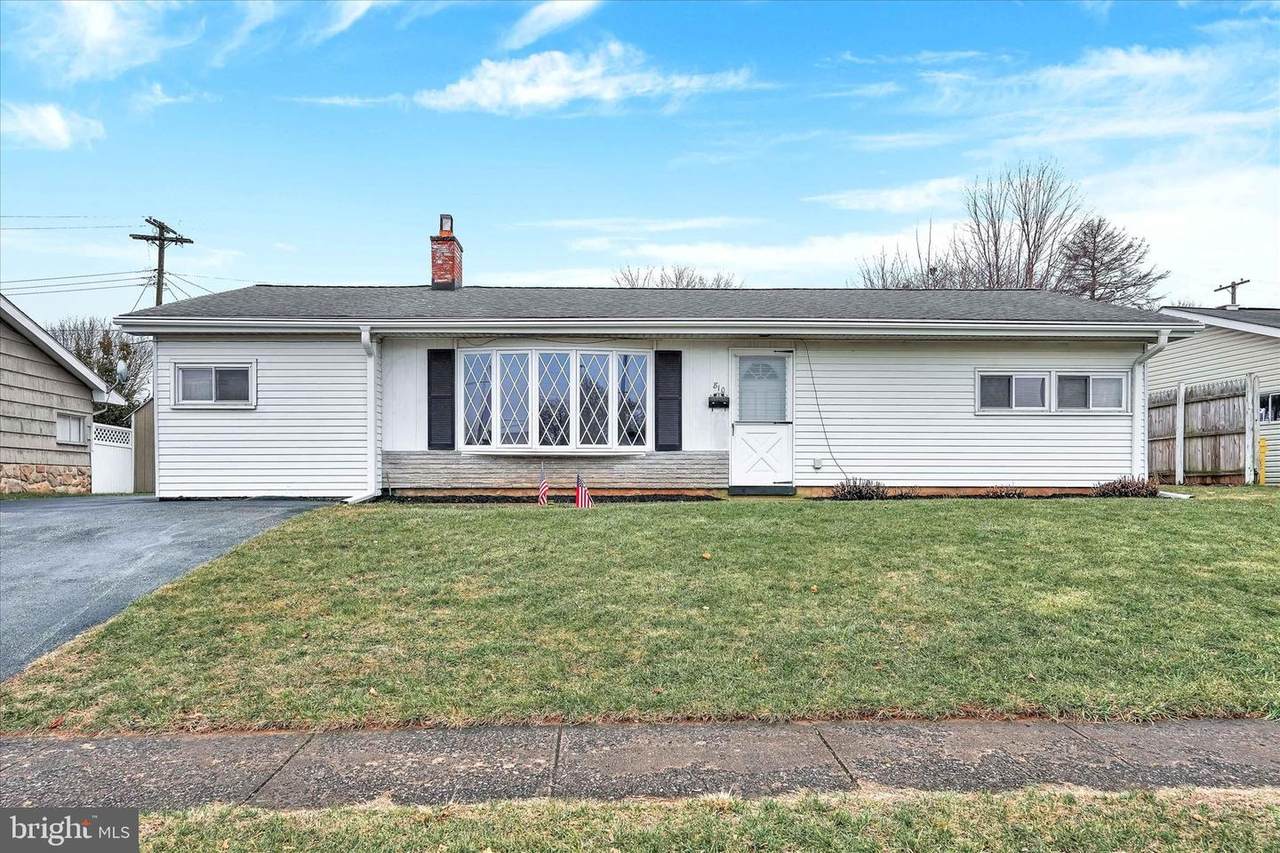 810 Fireside Road - Photo 1