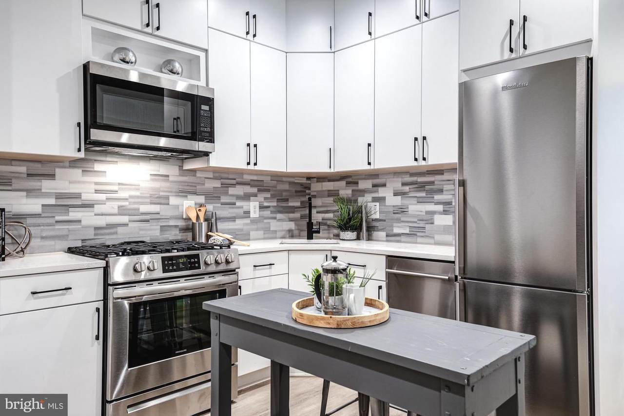 256 15TH Street - Photo 1