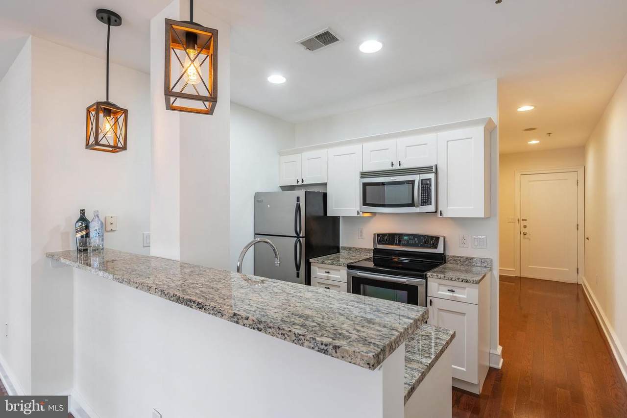 1811 Chestnut Street - Photo 1