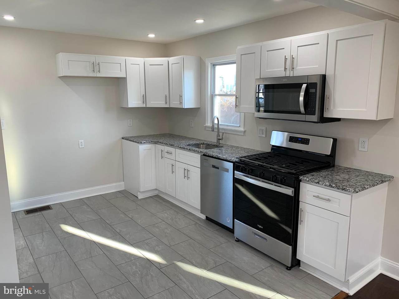 319 Irving Street - Photo 1