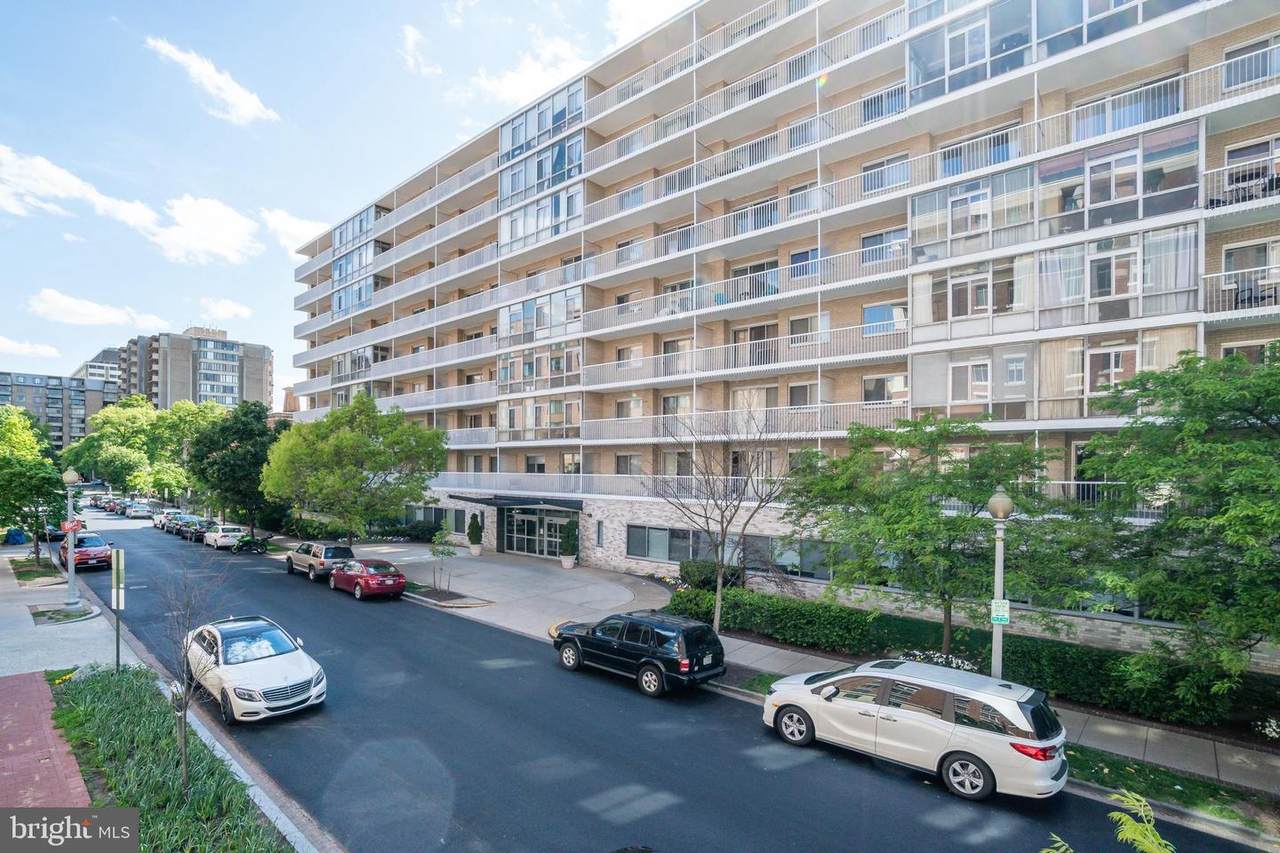 730 24TH Street - Photo 1
