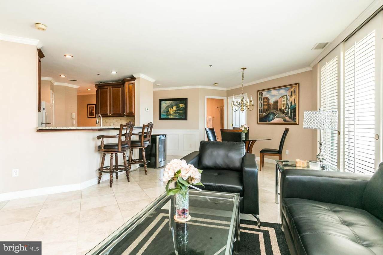 100 Harborview Drive - Photo 1