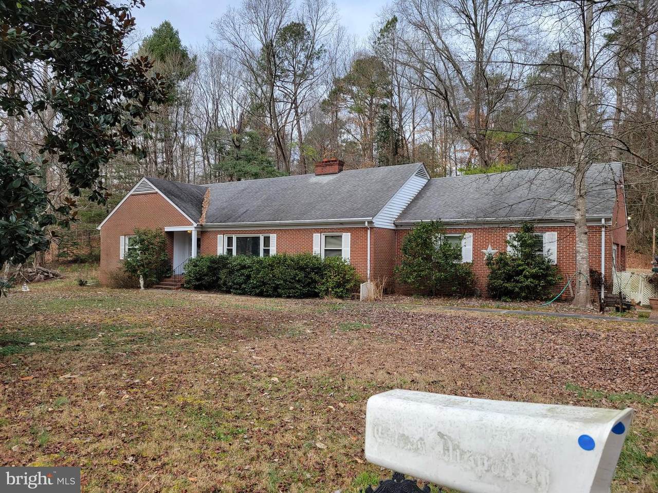 127 Sunset Drive - Photo 1