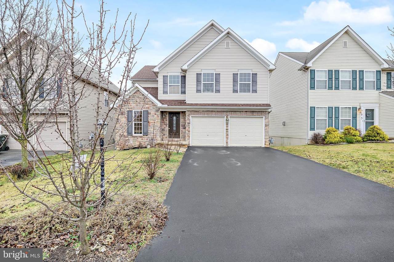 585 Thomas Armor Drive - Photo 1