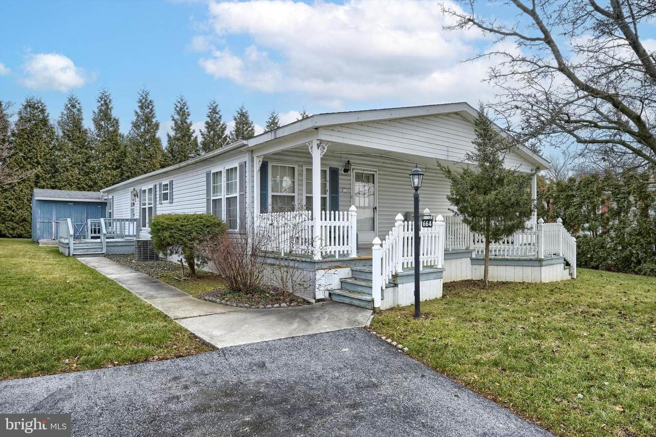 664 Cedar Street - Photo 1
