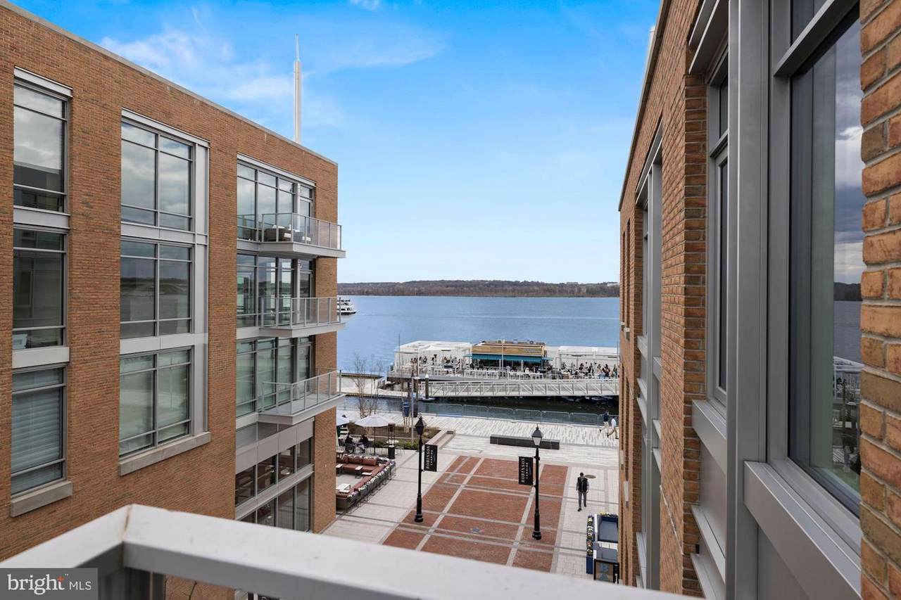 310 Strand Street - Photo 1