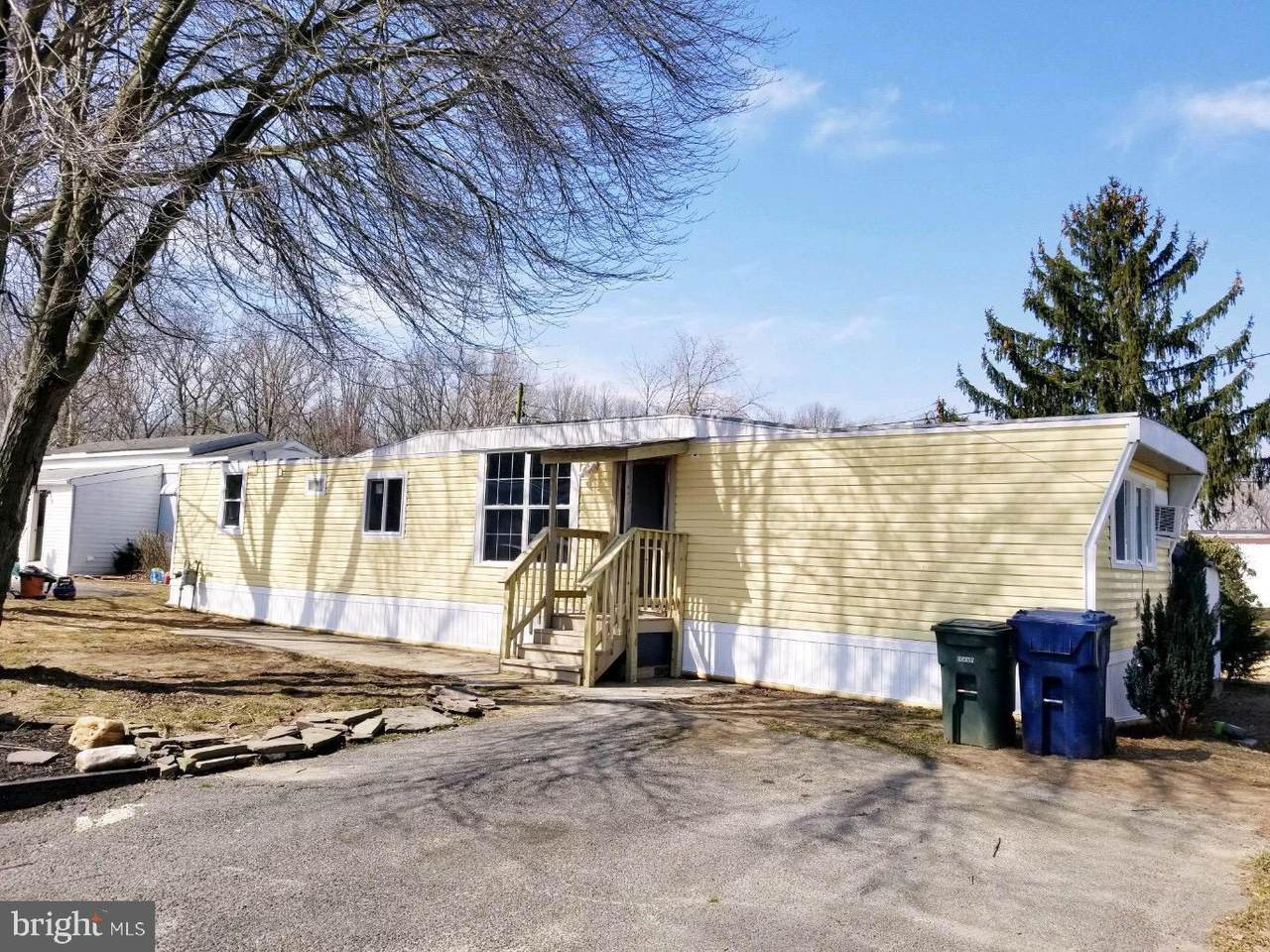 215 Florida Avenue - Photo 1