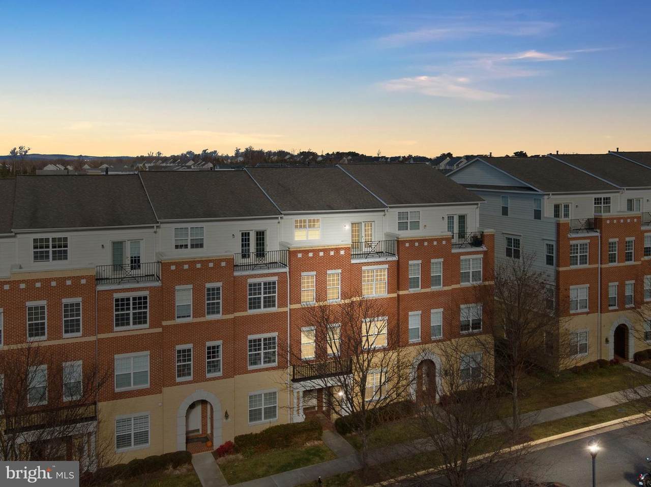 43608 Hampshire Crossing Square - Photo 1