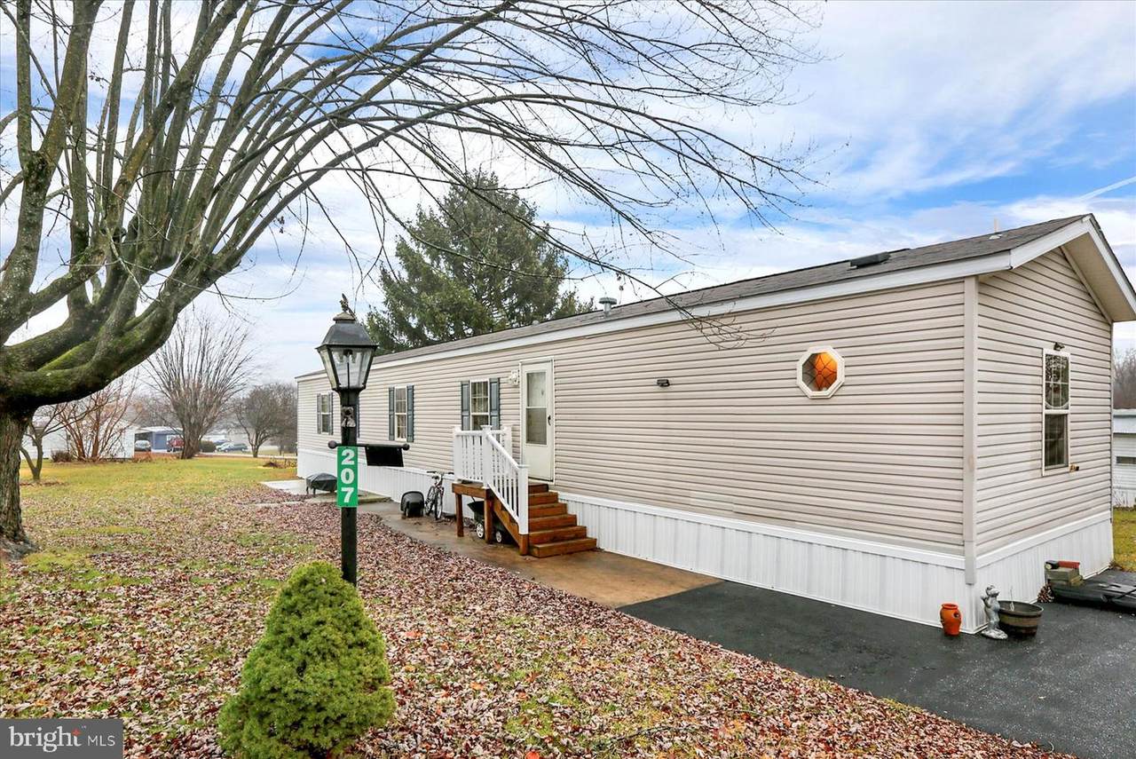 207 Holly Drive - Photo 1