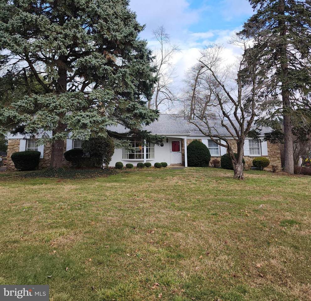 2500 High Road - Photo 1