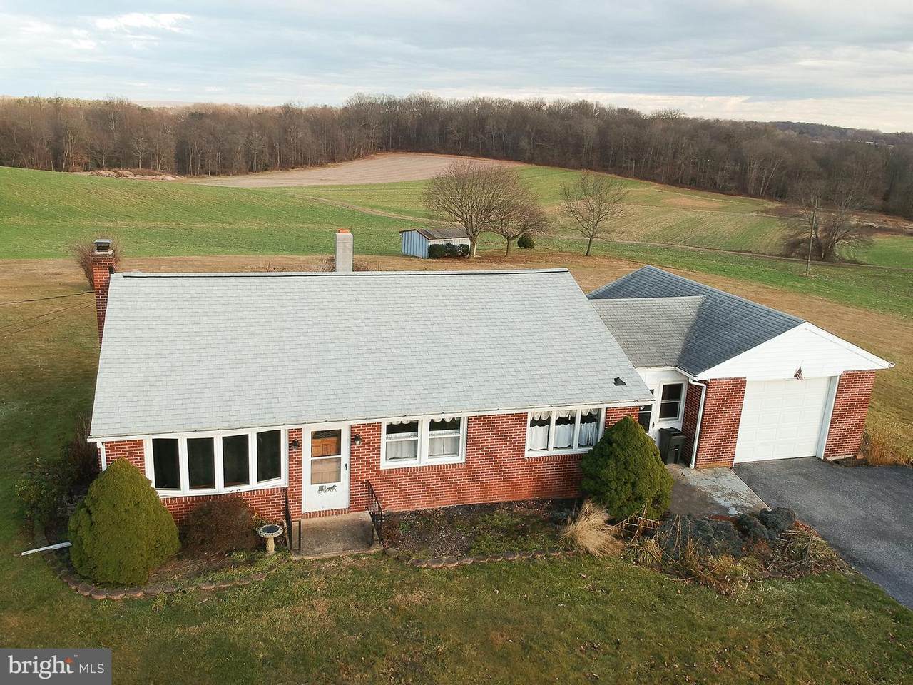 18209 Falls Road - Photo 1