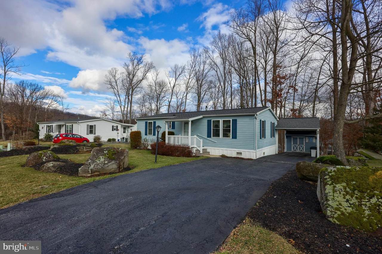 426 Maple Avenue - Photo 1