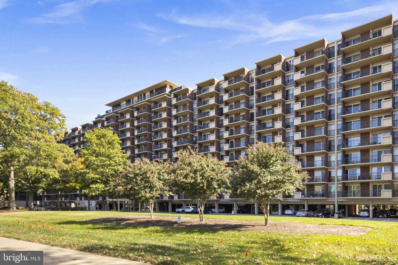 1300 Army Navy Drive - Photo 1