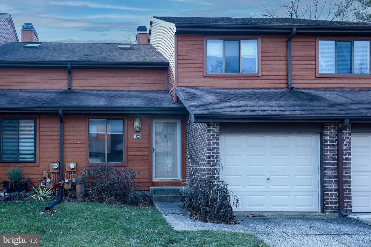 320 Winding Way - Photo 1