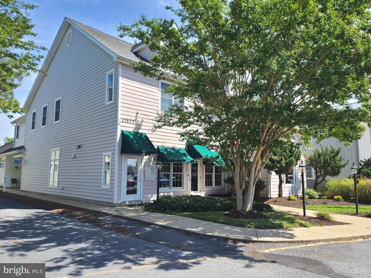 17577 Nassau Commons Boulevard - Photo 1