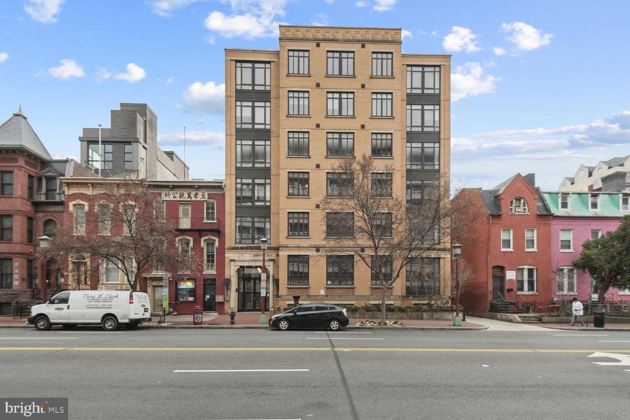 809 6TH Street - Photo 1