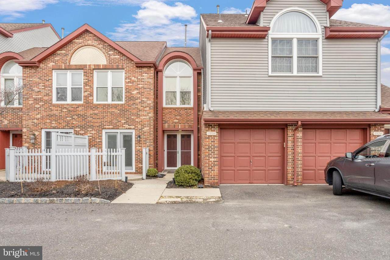1324 Chanticleer - Photo 1