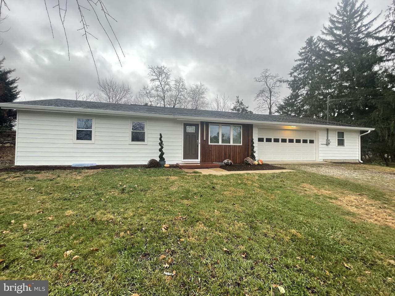 7652 Anthony Highway - Photo 1