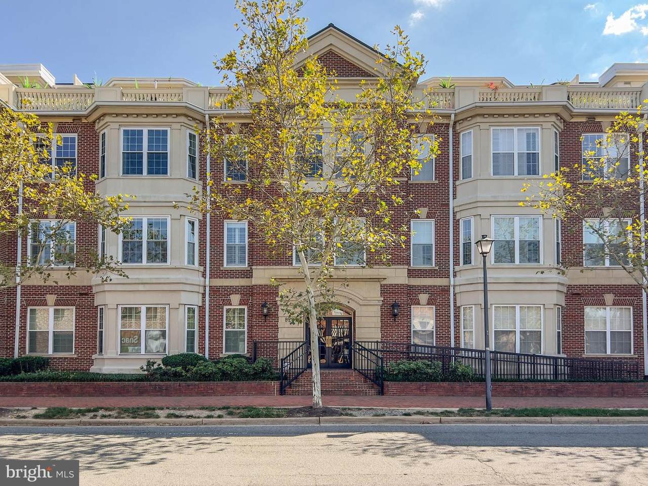 828 Slaters Lane - Photo 1