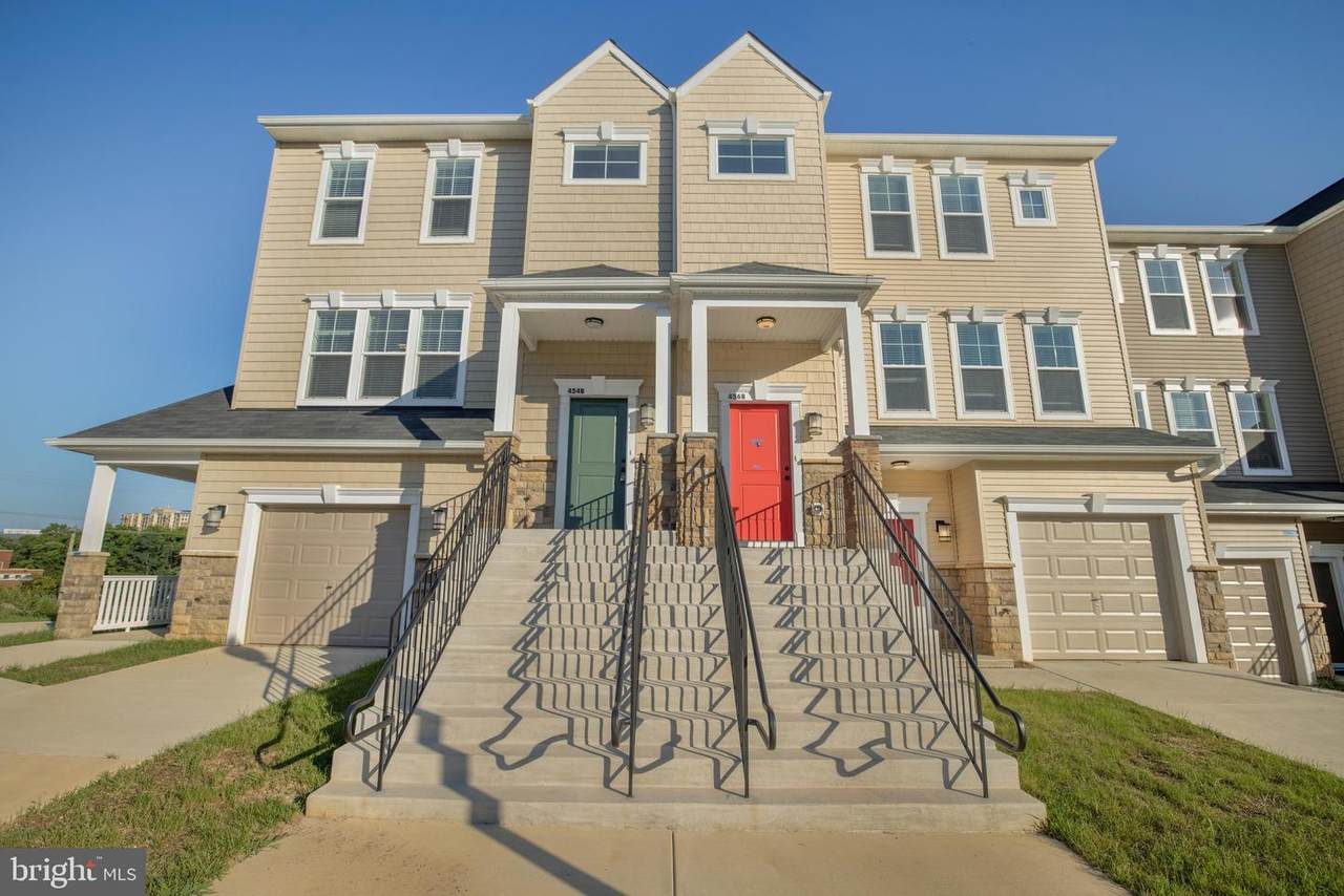 454 Woodcrest Drive - Photo 1