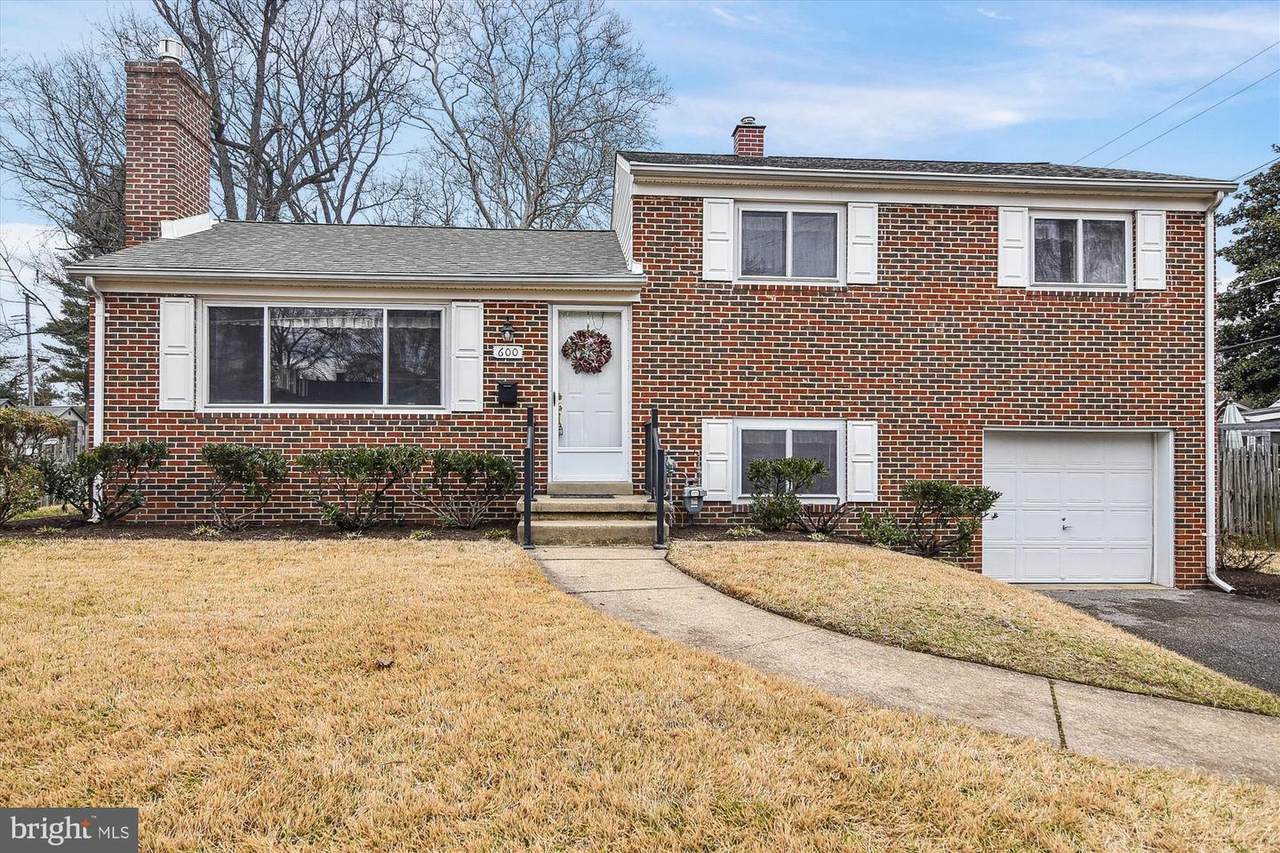 600 Pine Tree Drive - Photo 1