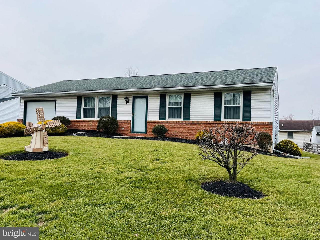 21 Hayloft Road - Photo 1