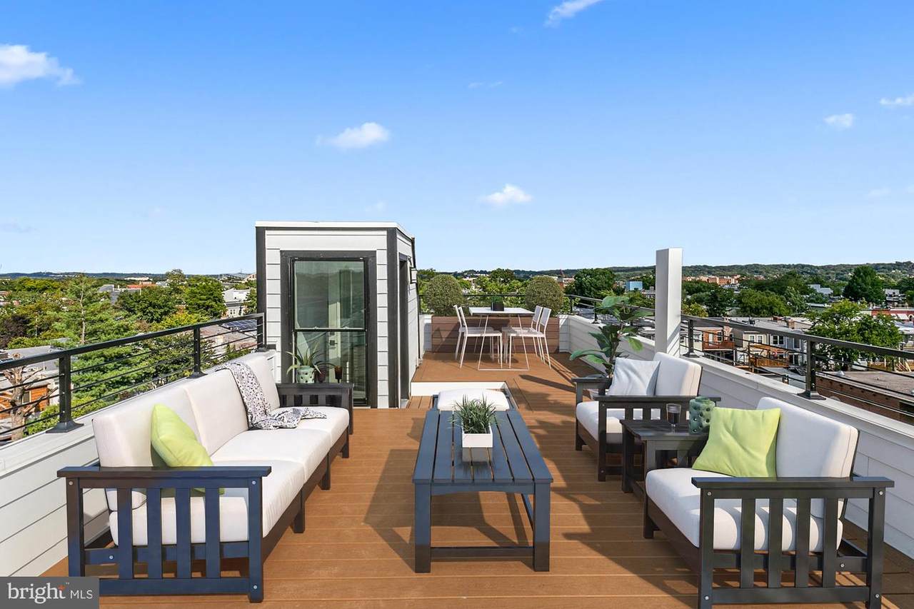256 15TH Street - Photo 1