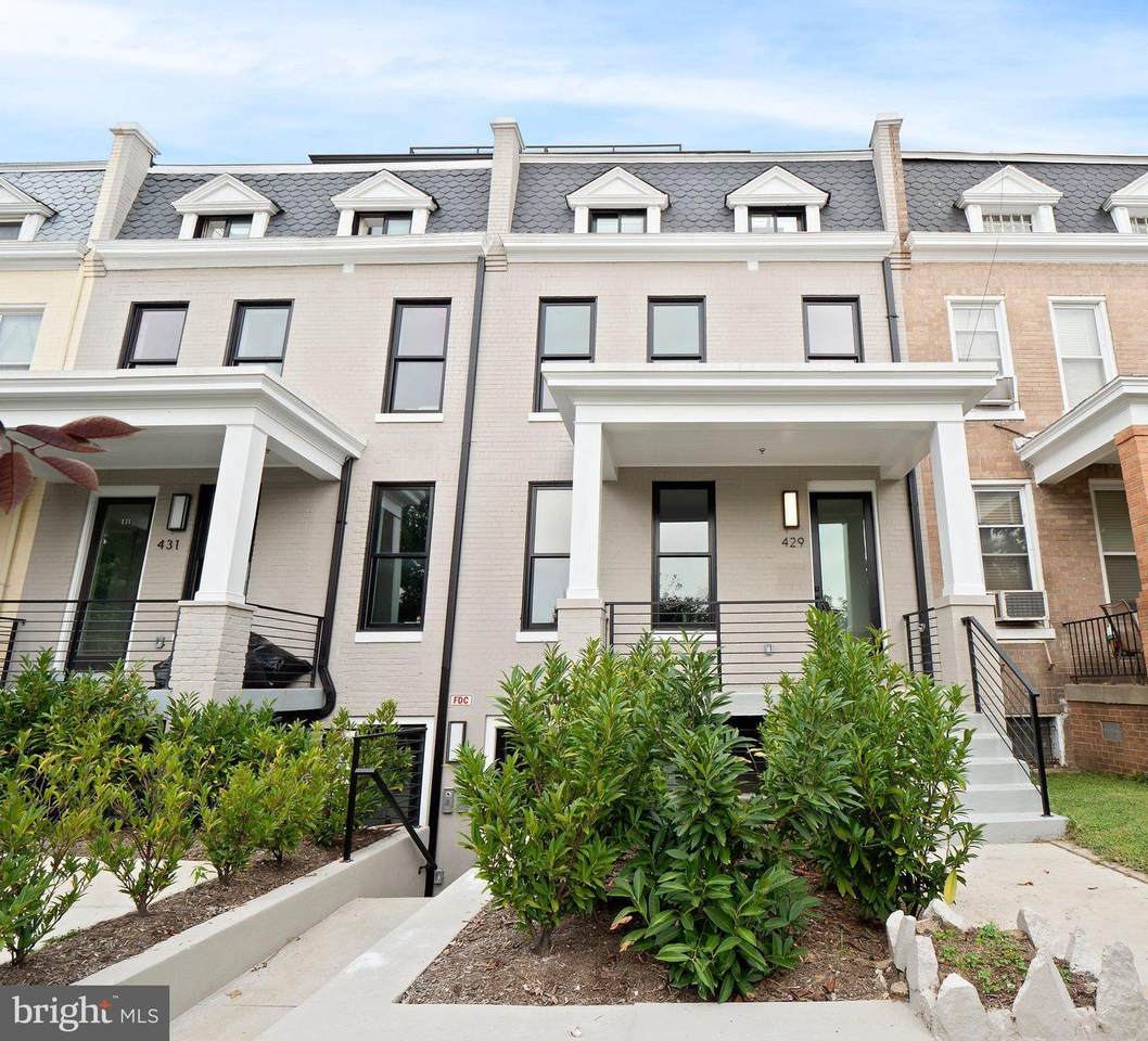 429 Quincy Street - Photo 1