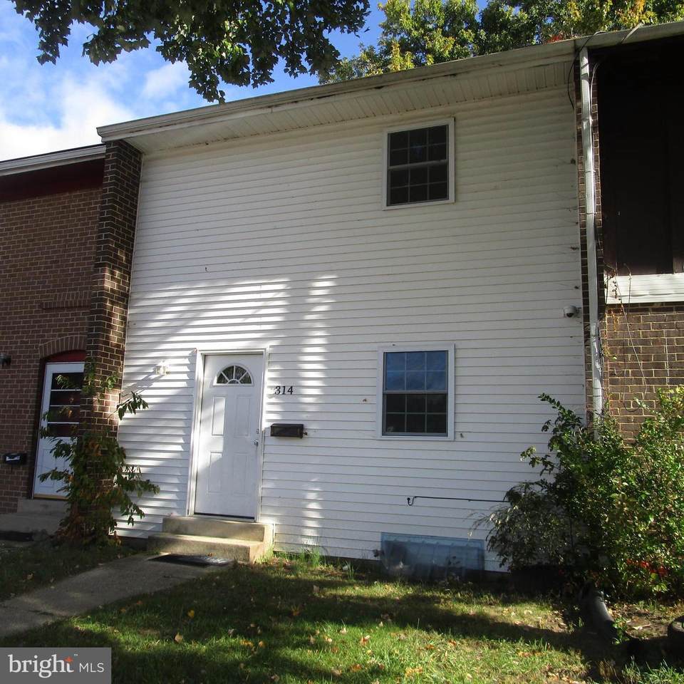 314 Edgewater Way - Photo 1