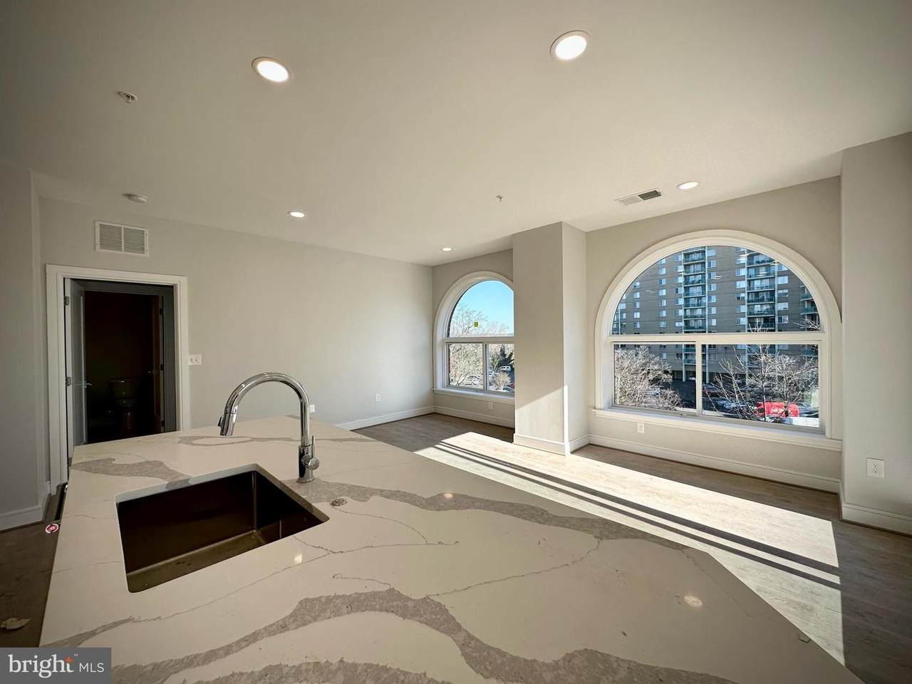 635 Slaters Lane - Photo 1