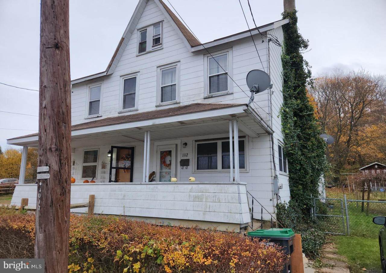 1112 Schwabe Street - Photo 1