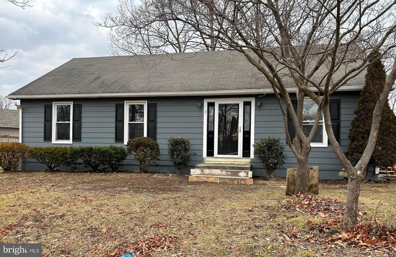 214 Ridgefield Avenue - Photo 1