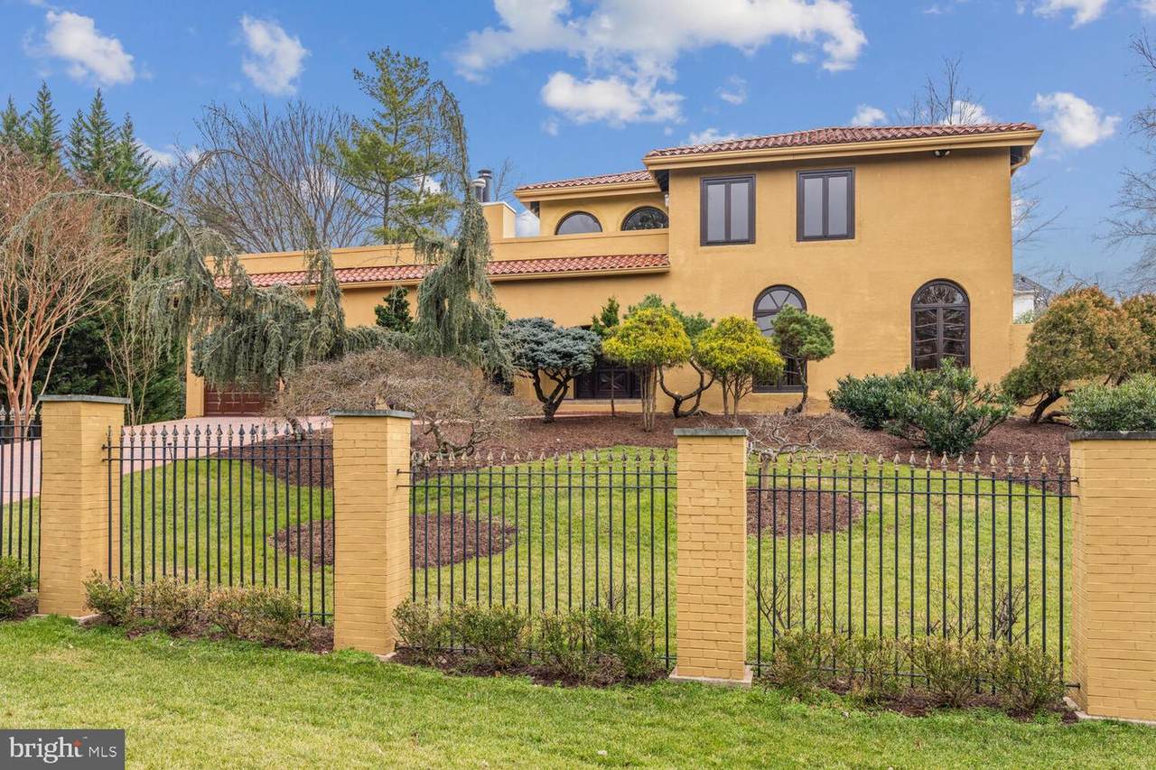 10233 Holly Hill Place - Photo 1