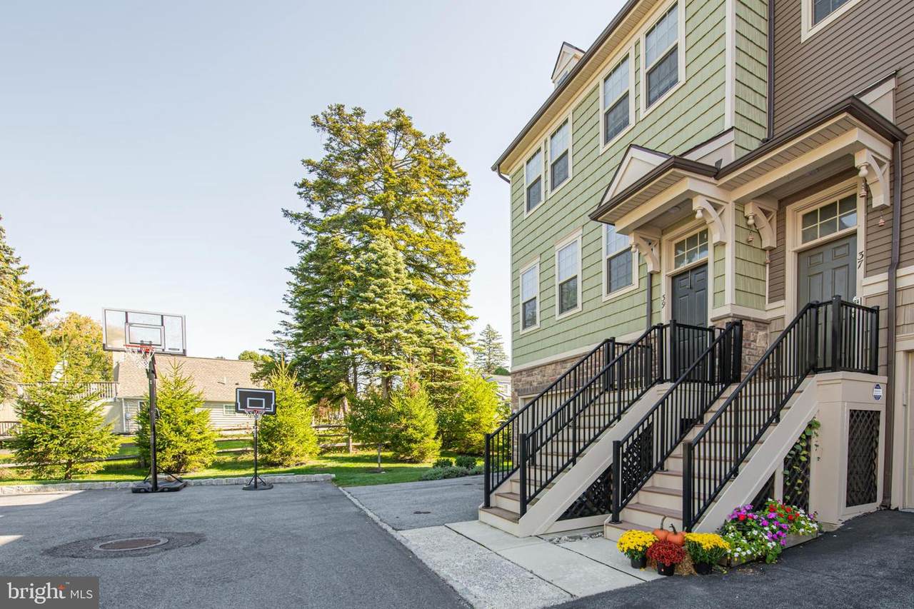 39 Addison Lane - Photo 1