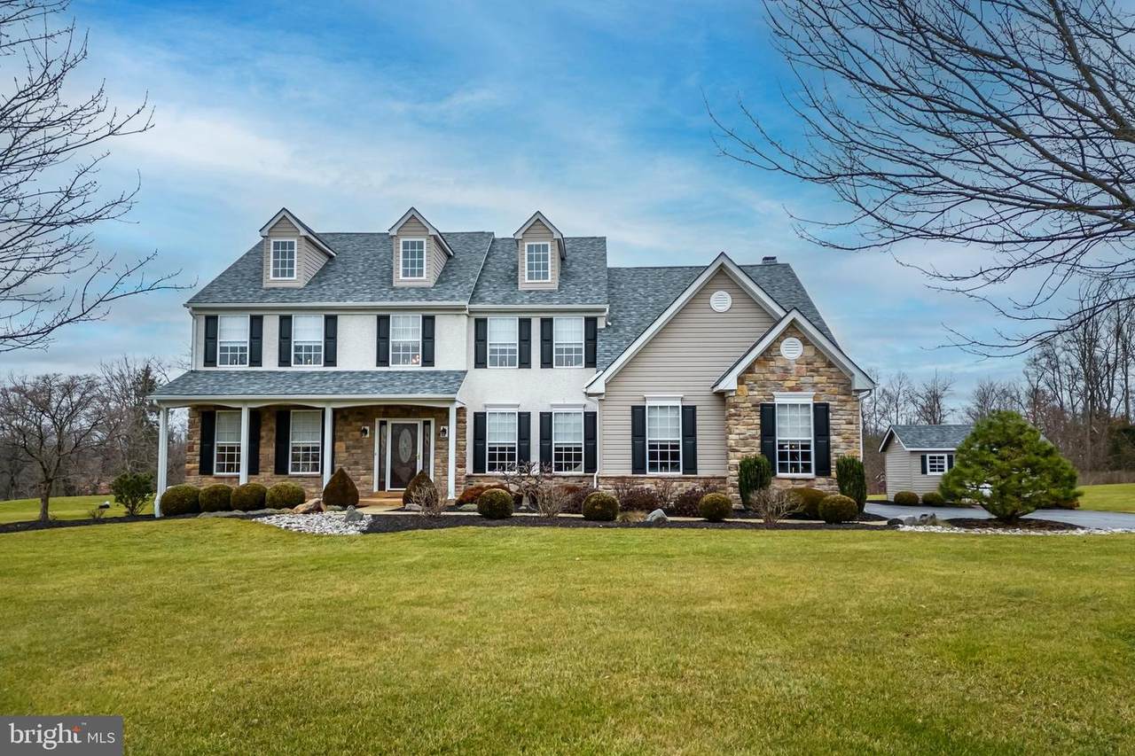 2570 Stonehill Road - Photo 1
