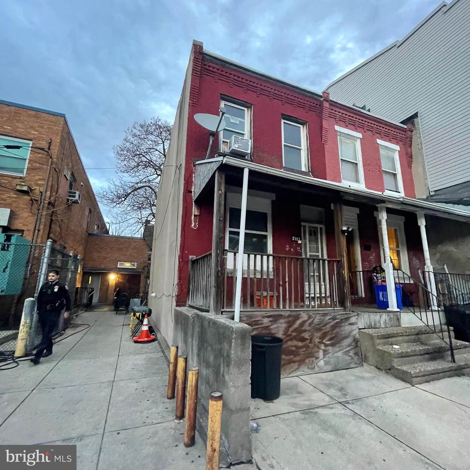 3917 Warren Street - Photo 1