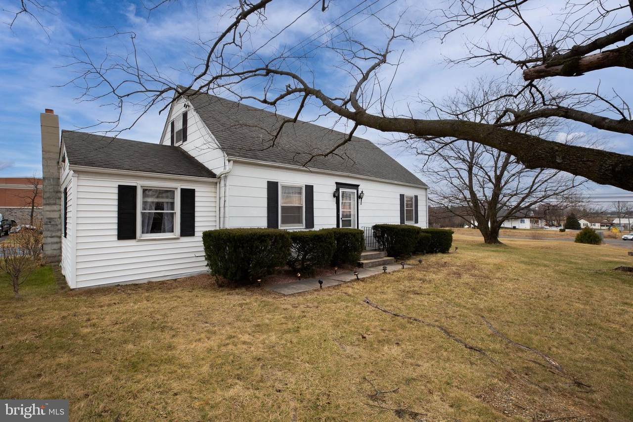 208 Poorhouse Road - Photo 1