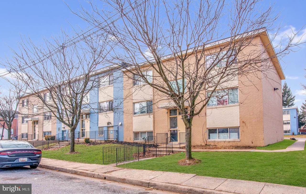 4610 Wallington Avenue - Photo 1