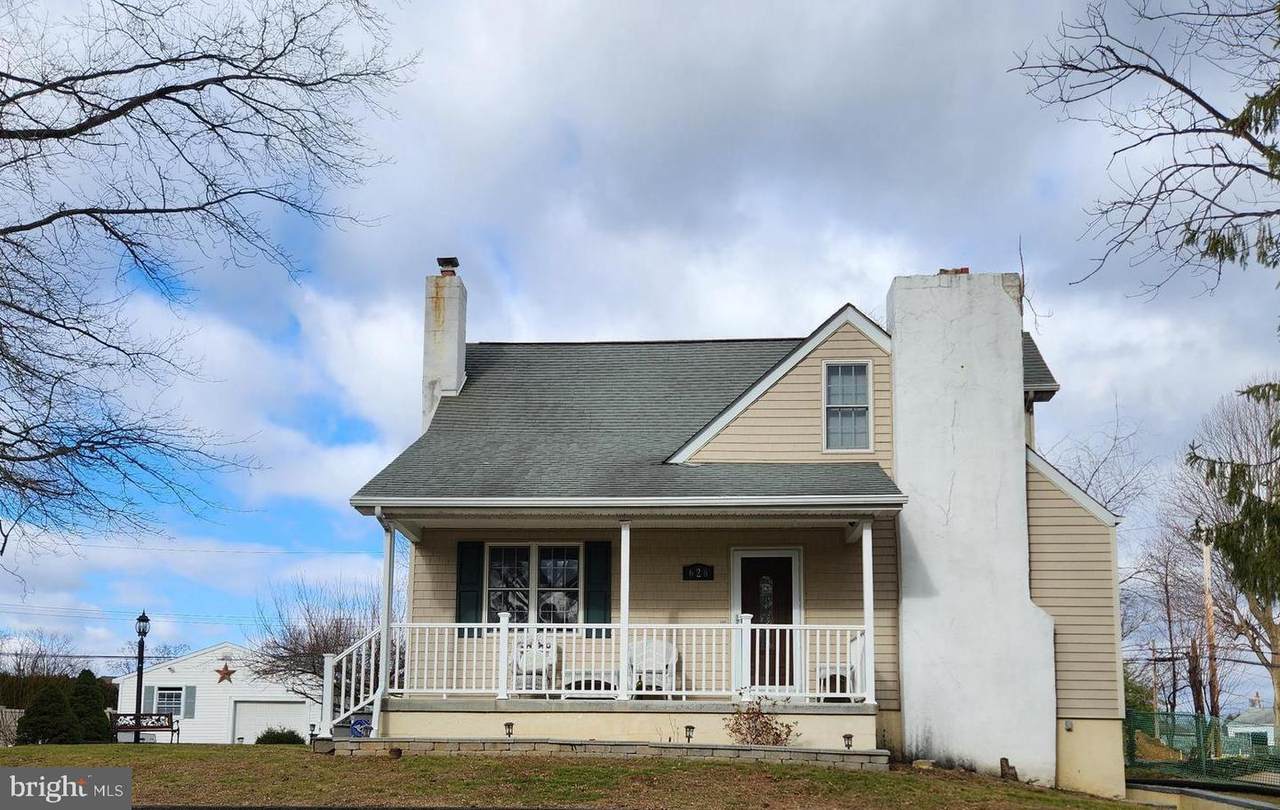 628 Shaw Avenue - Photo 1