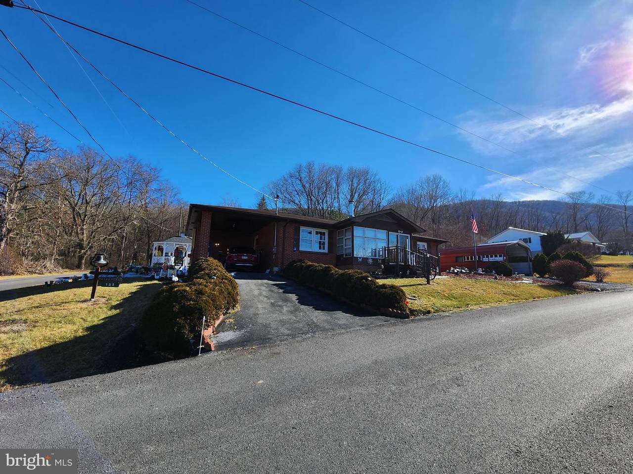 135 Southerly Drive - Photo 1