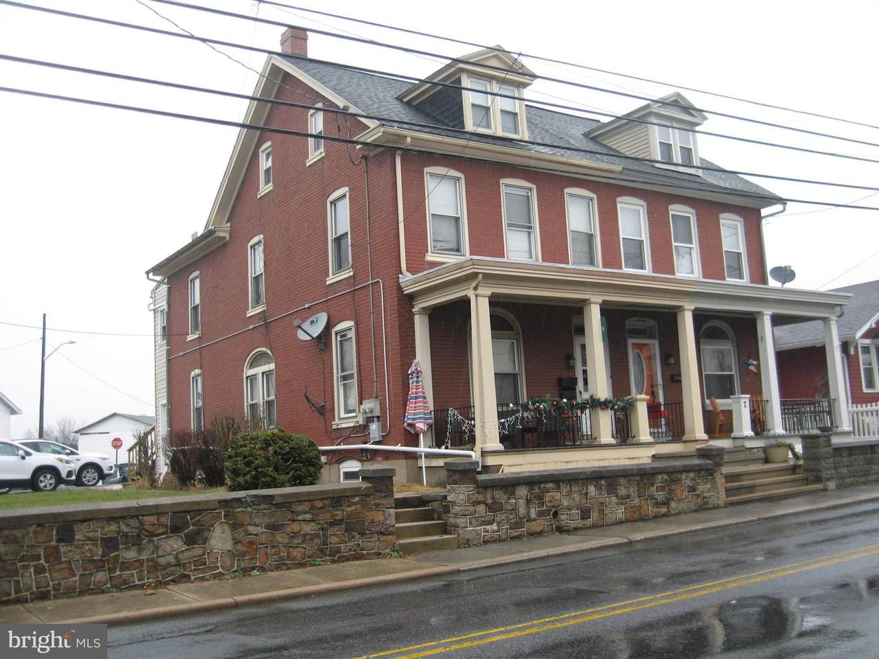5 Maple Street - Photo 1