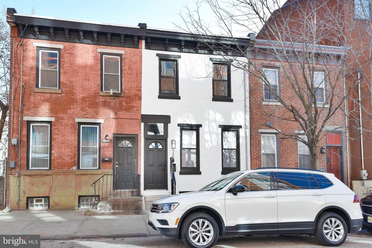 2405 Emerald Street - Photo 1