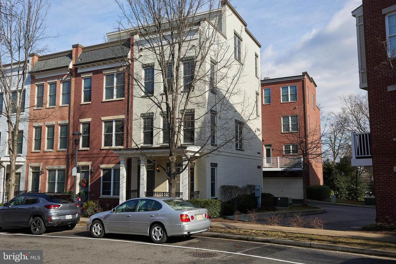 3101 Chancellor's Way - Photo 1