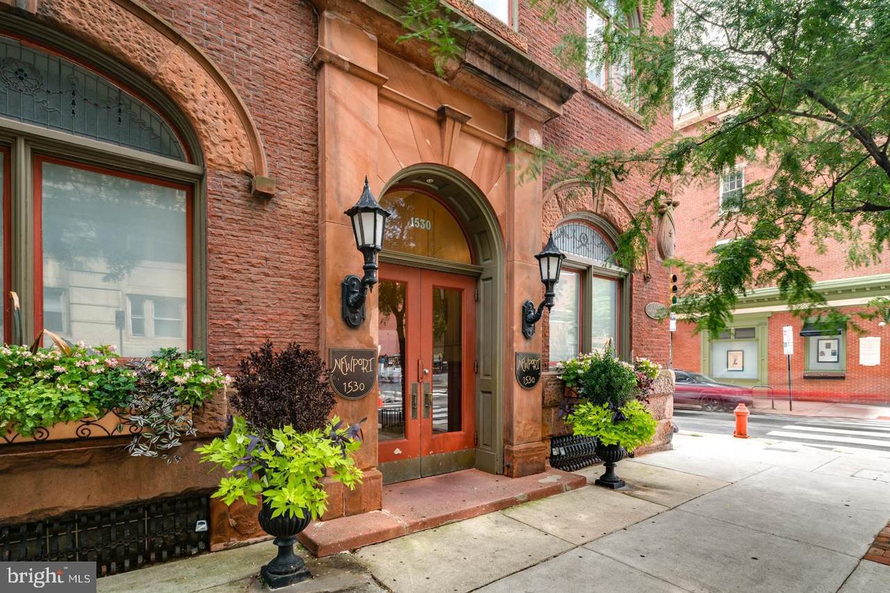 1530-32 Spruce Street - Photo 1