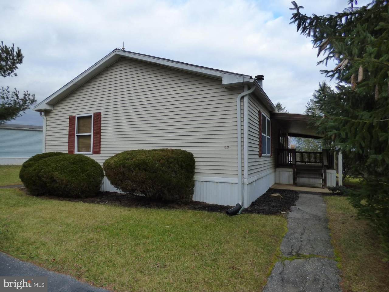 702 Shawna Avenue - Photo 1