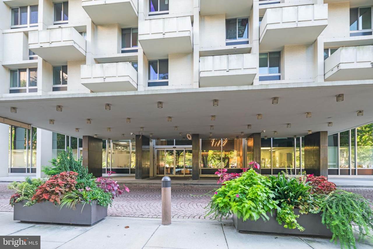 604-36 Washington Square - Photo 1