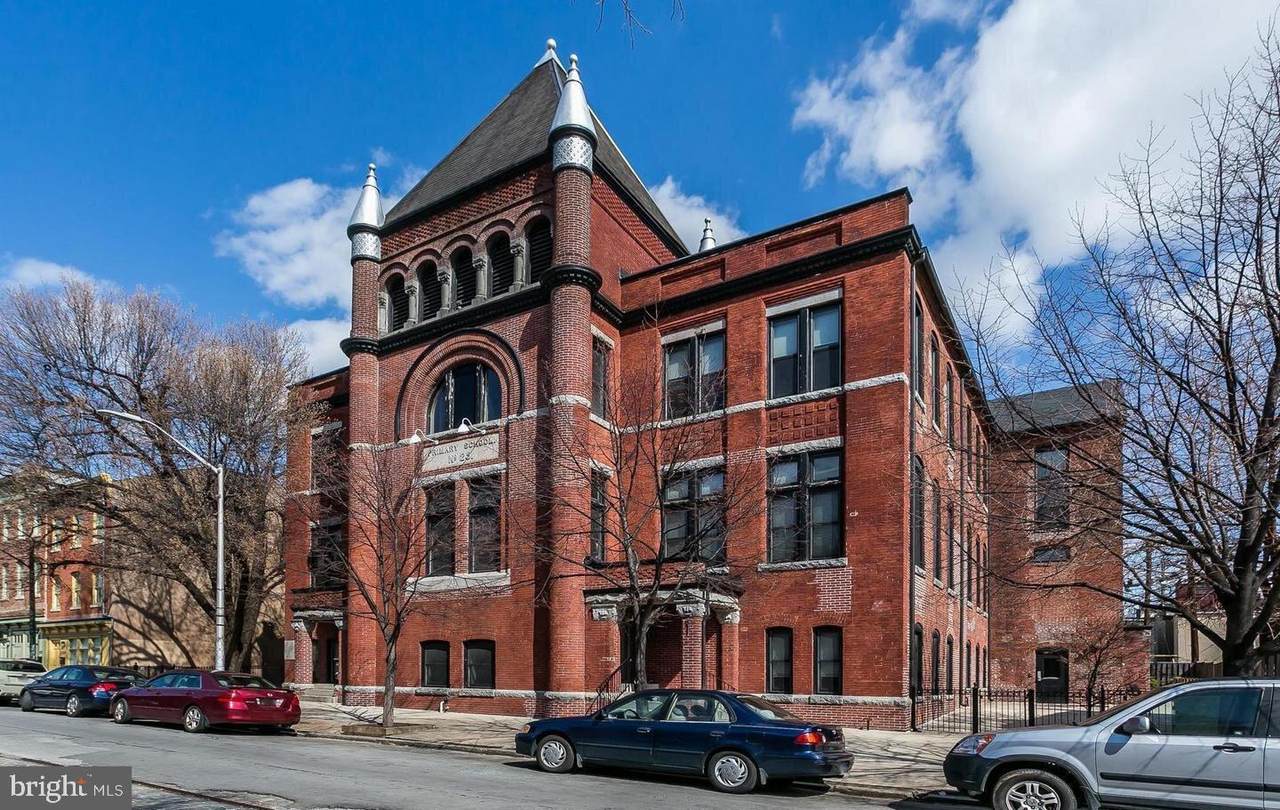 511 Bond Street - Photo 1