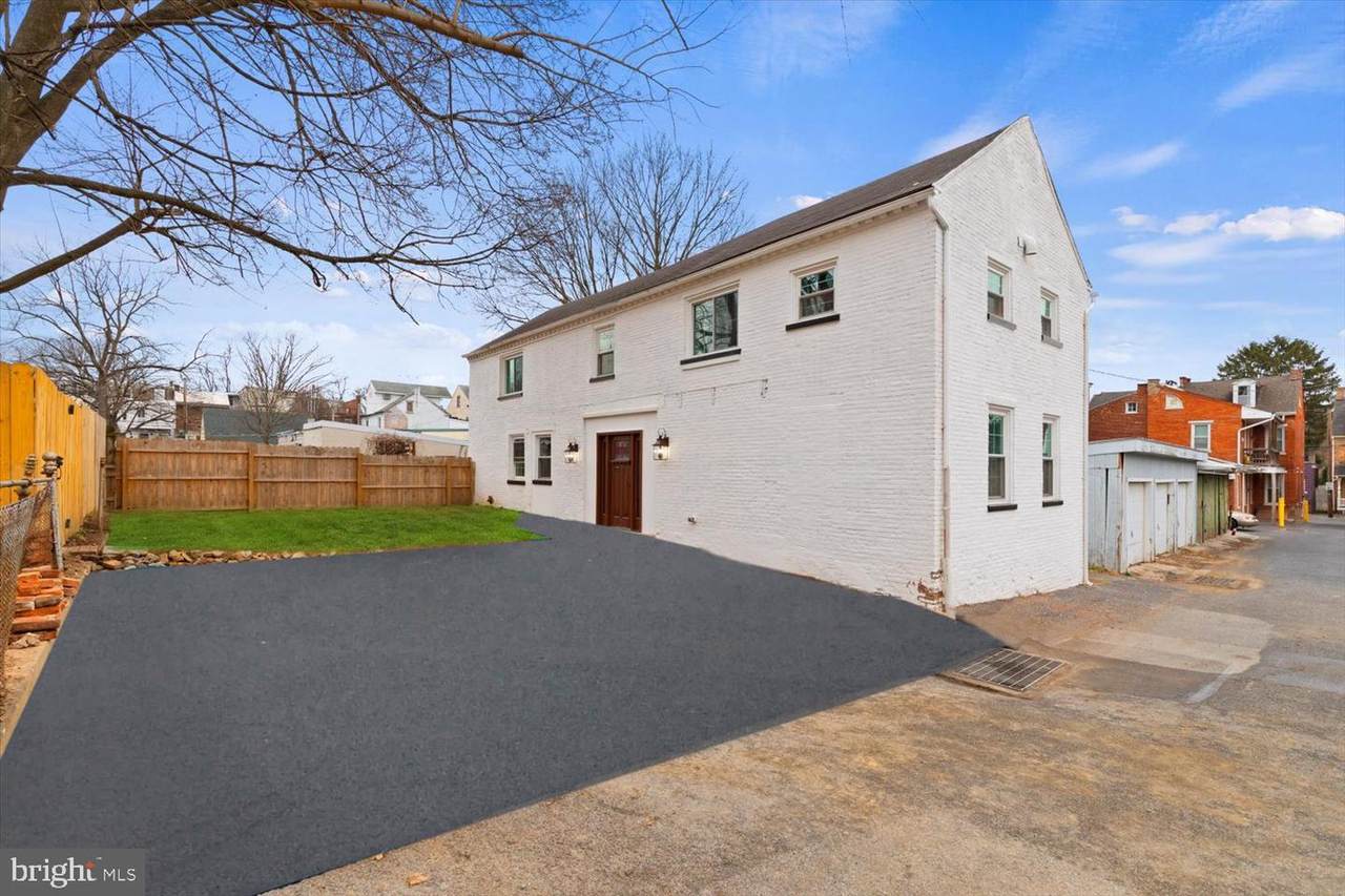 517 Marion Street - Photo 1