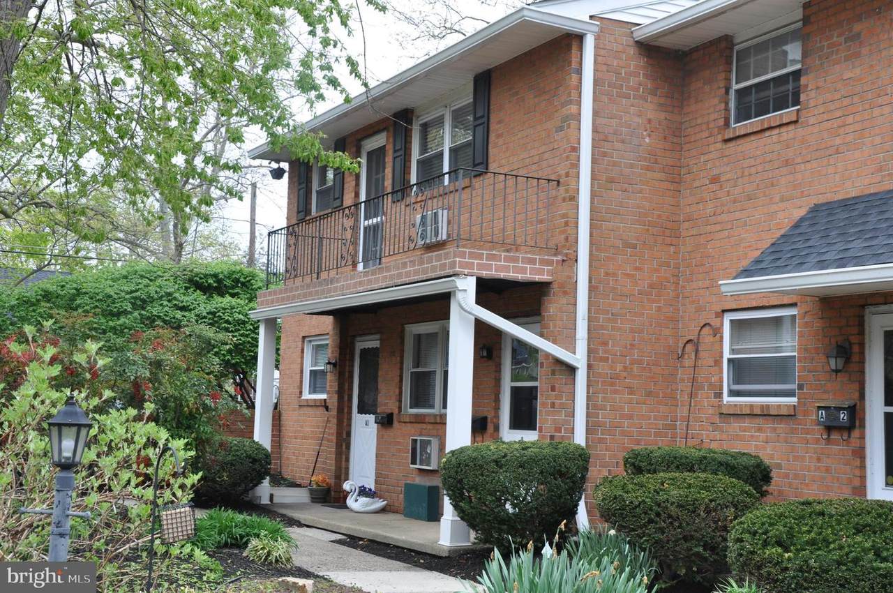 340 Woodlawn Terrace - Photo 1