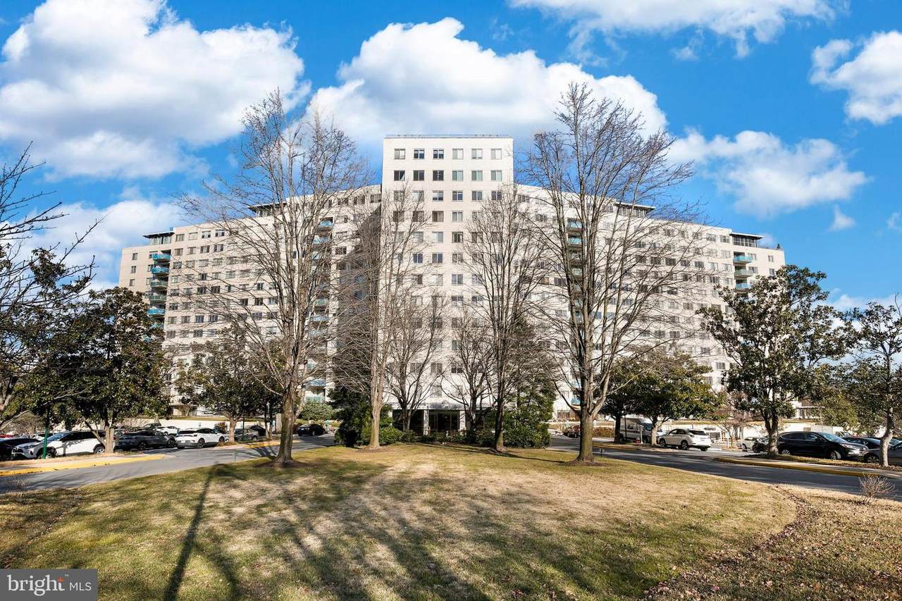 10201 Grosvenor Place - Photo 1